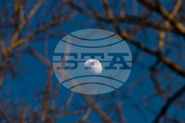 Бургас - фаза на Луната - първа четвърт