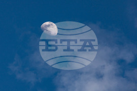 Бургас - фаза на Луната - първа четвърт