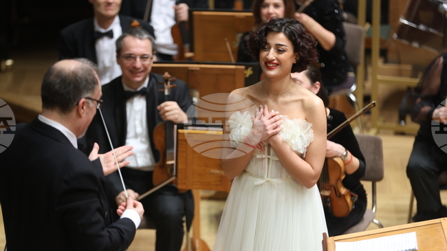 Петминутен аплауз, бис и изправена на крака публика след концерта на Екатерине Буачидзе