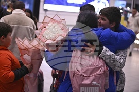 София - българи - комбиниран полет от Оман и Дубай