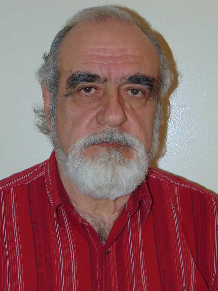 Не съм се взимал никога насериозно и така мисля, че посрещам 80-ия си рожден ден, каза писателят и поет Лозан Такев