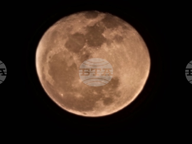 Република Северна Македония - пълнолуние