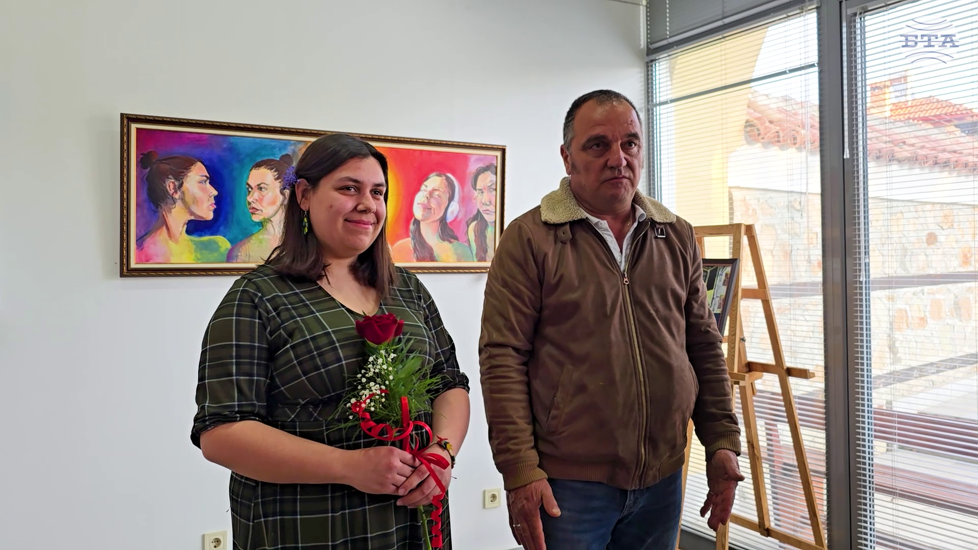 Художничката Габриела Попова подари на Историческия музей в Панагюрище картина с братя Дейкови