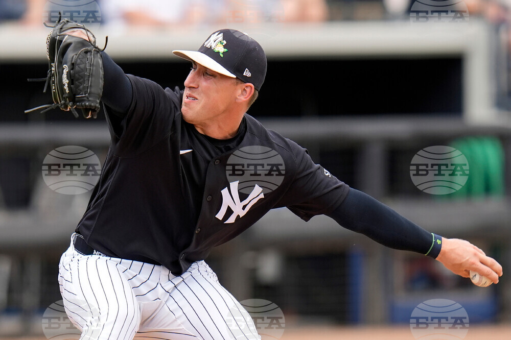 Twins Yankees Baseball