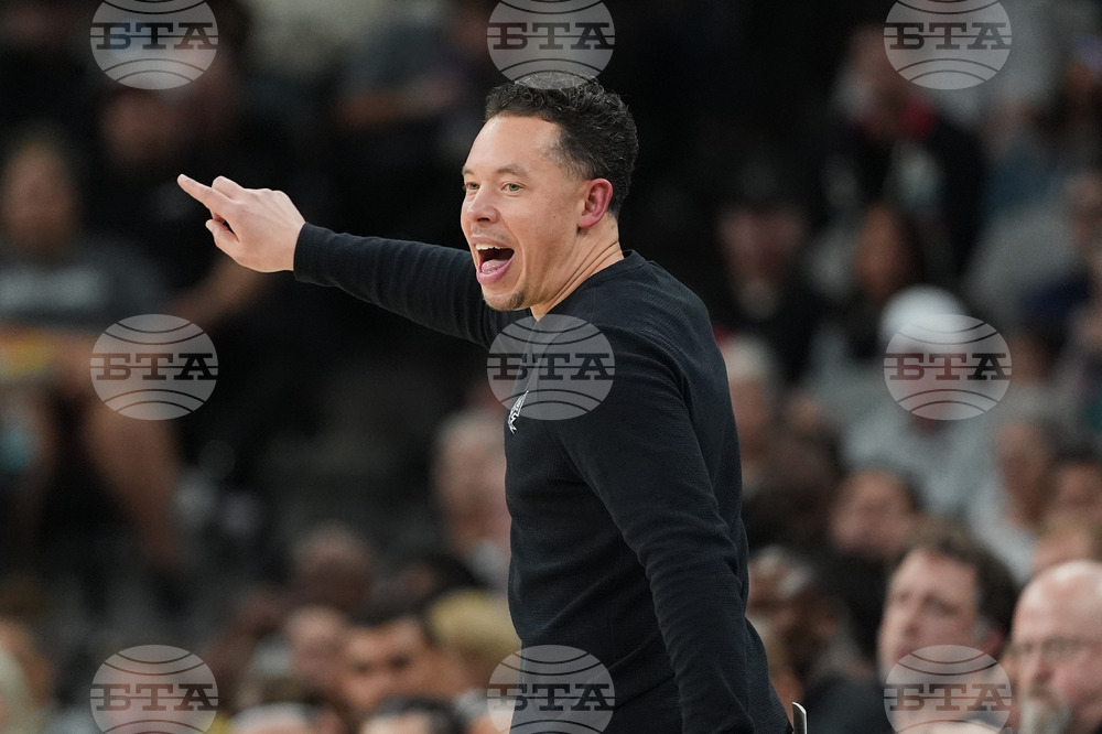 Pistons Spurs Basketball