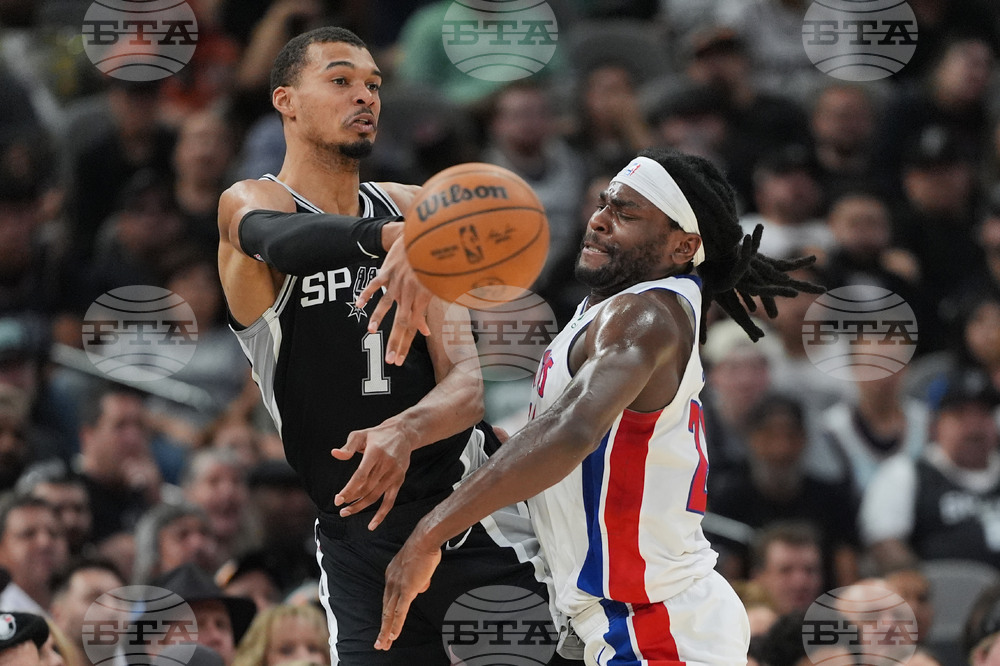 Pistons Spurs Basketball