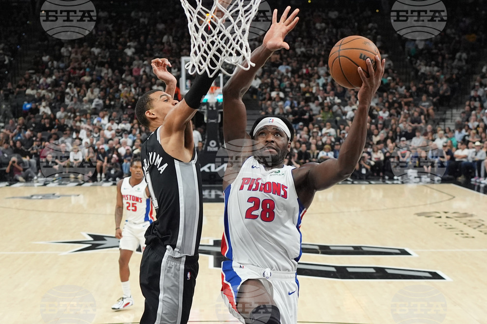 Pistons Spurs Basketball