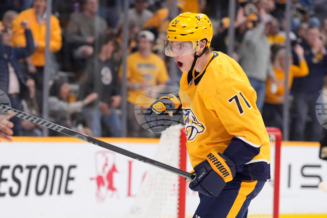 APTOPIX Bruins Predators Hockey