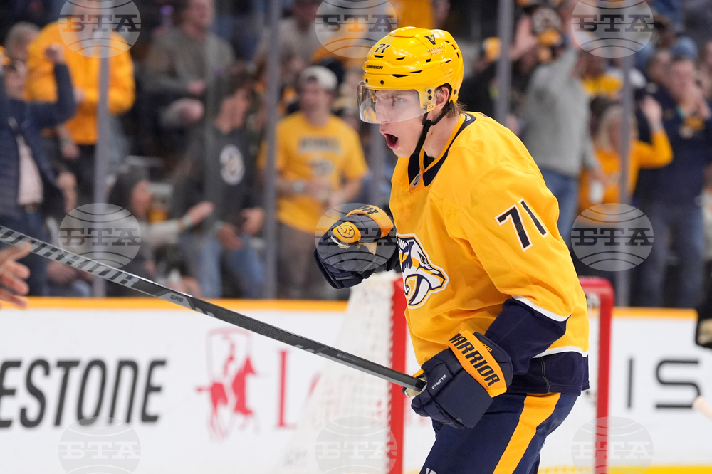 APTOPIX Bruins Predators Hockey