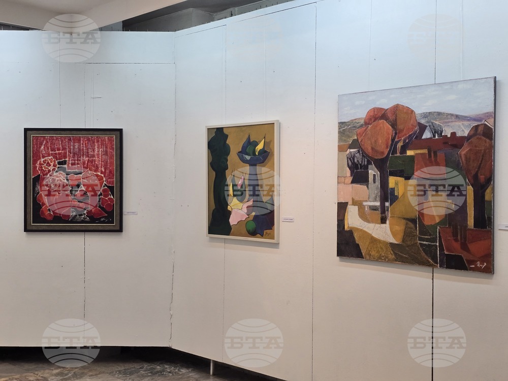 Ловеч - Надя Петрова - изложба