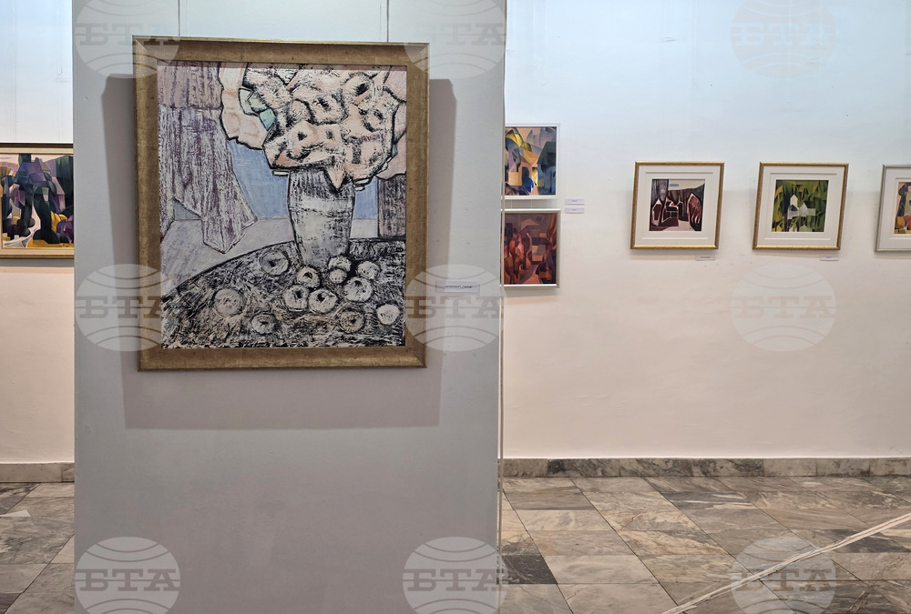 Ловеч - Надя Петрова - изложба