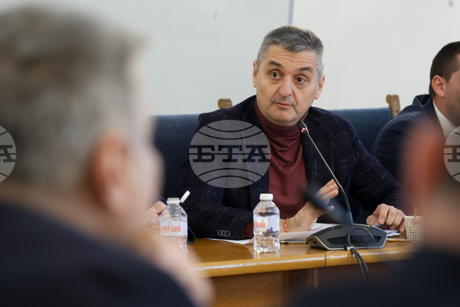 Транспортната комисия в НС прие на първо четене проект на Закон за обществения транспорт