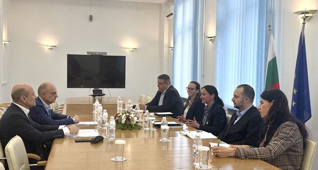 Министерство на иновациите и растежа: Развитието на София тех парк обсъди министър Младенова с Управителния съвет на научно-технологичния парк