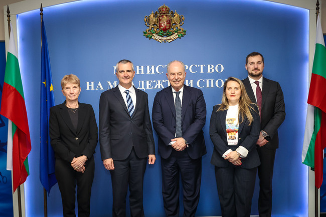 Министерство на младежта и спорта: Министър Димитър Илиев се срещна с посланика на Италия Н. Пр. Марчело Апичела