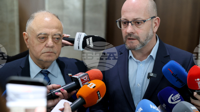 От ДСБ поискаха свикване на КСНС във връзка с инициативата за разширяване на ядрения чадър на Франция над други европейски държави