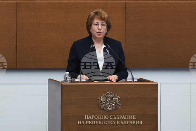 Нека 8 март бъде не само ден на признателност, но и ден на ангажимент за повече справедливост, призоваха в декларация от „БСП-Обединена левица“ 