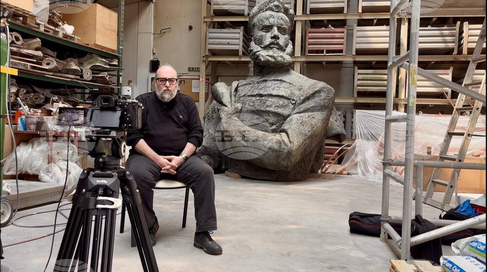 Враца - филм - паметници на Христо Ботев