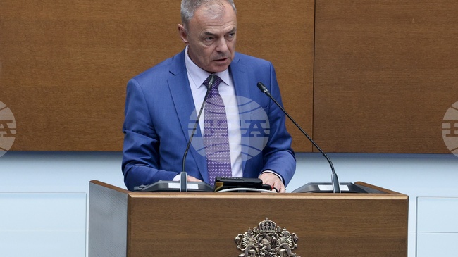 Искания за предоставяне на 591 училищни автобуса са постъпили в МОН, каза служебният министър на образованието и науката Сергей Игнатов 