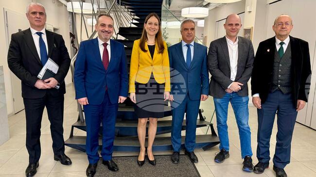 Предварителното обсъждане с бизнеса на проекта на Индустриална стратегия на България ще започне през следващите седмици, съобщиха от МИИ