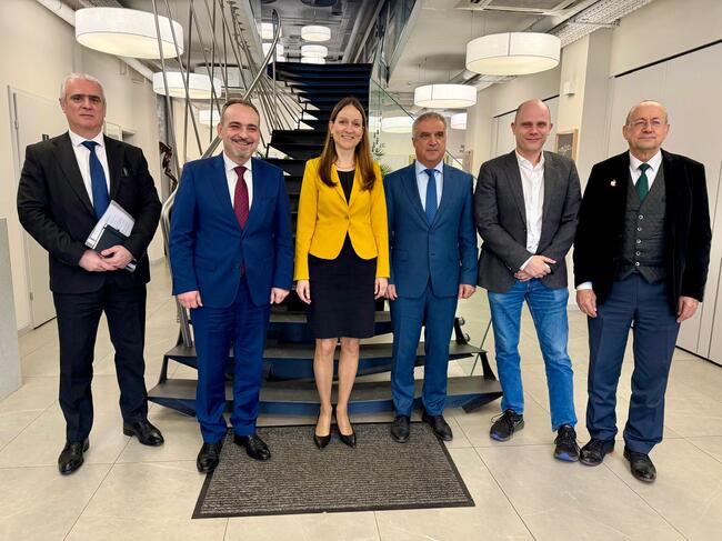 Предварителното обсъждане с бизнеса на проекта на Индустриална стратегия на България ще започне през следващите седмици, съобщиха от МИИ