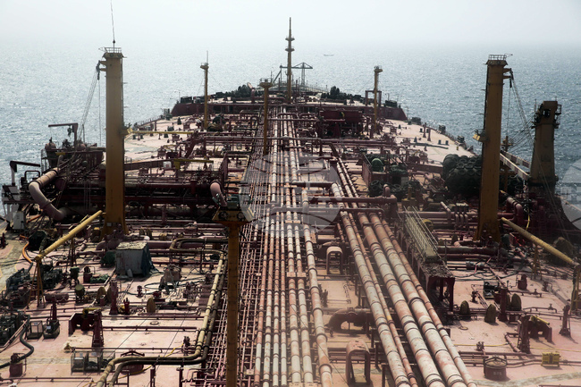 Кувейт намалява производството на петрол като предпазна мярка на фона на напрежението с Иран