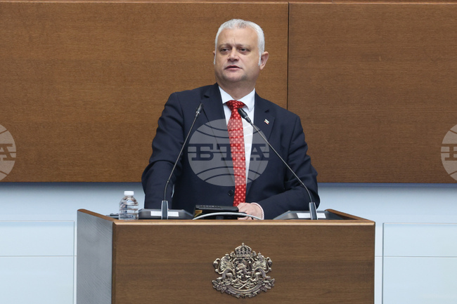 Предстои да бъде уволнен полицаят, причинил тежка катастрофа в Перник в края на октомври 2025 година, каза служебният вътрешен министър