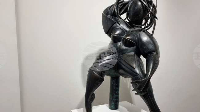 Художникът Матео Морнар гостува за първи път в България със скулптурна изложба в галерия „33“ във Варна