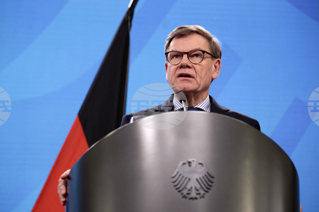 Германският външен министър призова Иран да спре да атакува трети страни и каза, че не вижда непосредствена заплаха за НАТО от конфликта