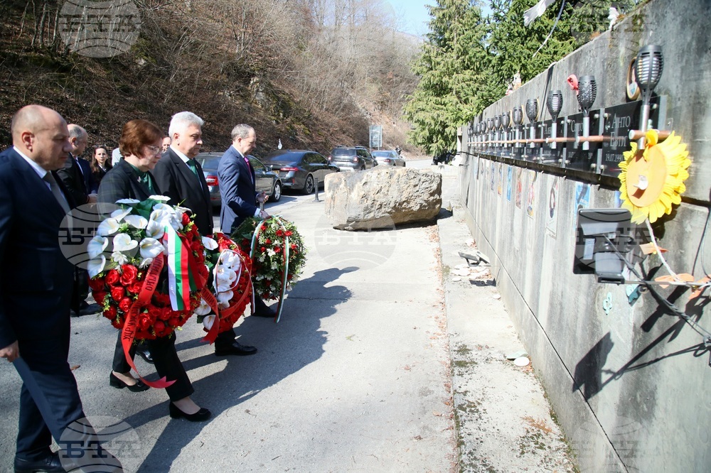 Черна гора - почит към загиналите при трагедията в река Лим