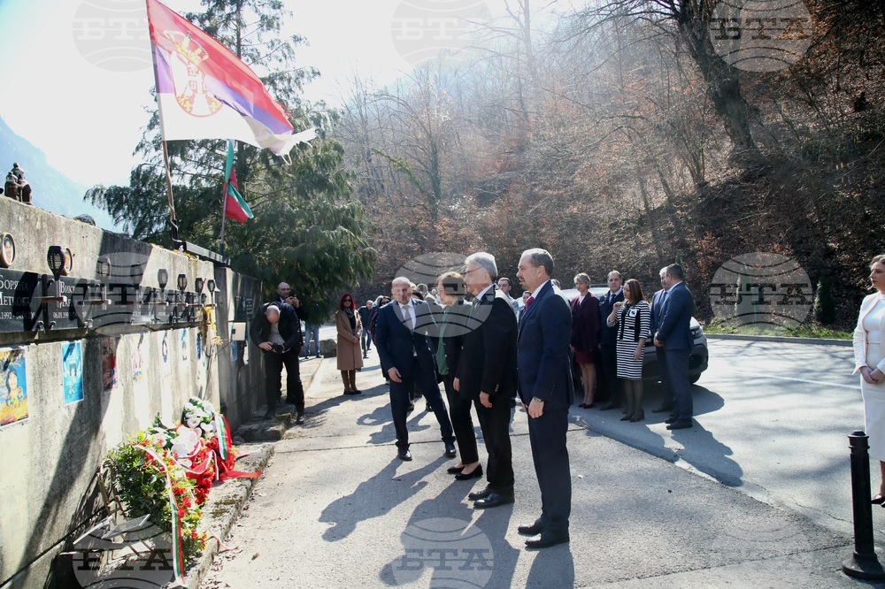 Черна гора - почит към загиналите при трагедията в река Лим