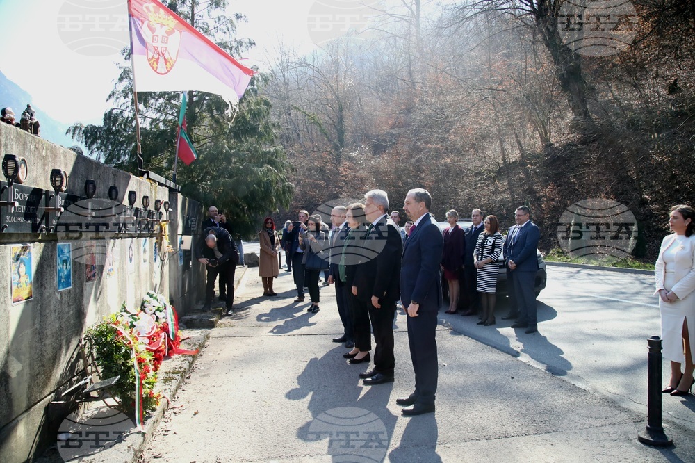 Черна гора - почит към загиналите при трагедията в река Лим
