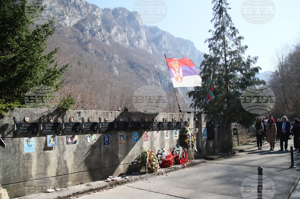 Черна гора - почит към загиналите при трагедията в река Лим