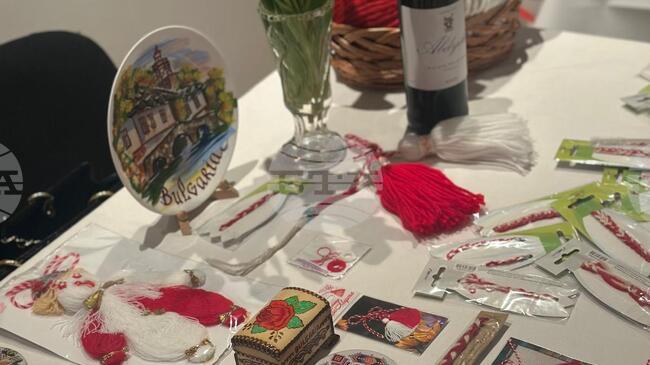 Работилница за мартеници с учениците от Първо българско училище „Ян Бибиян“ в Стокхолм се състоя в Българското посолство в Швеция