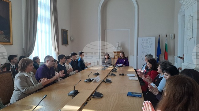 Ученици от пет столични училища се включват в инициативата „Учен за един ден“ на БАН и Австрийското посолство