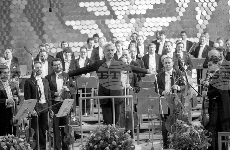 March 8-9, 1983: Herbert von Karajan Conducts Vienna Philharmonic in Sofia