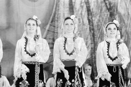 Магията на българките в народни носии