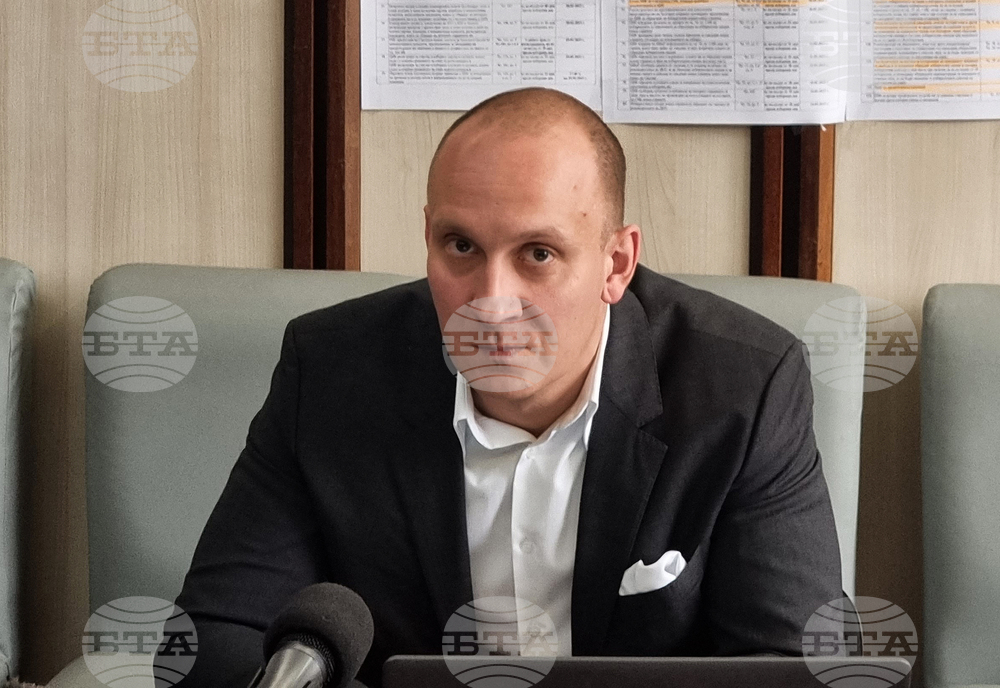 Към 11:00 часа 8,25% са гласували за народни представители, 7,86 % - за Европейски парламент в Пазарджишка област