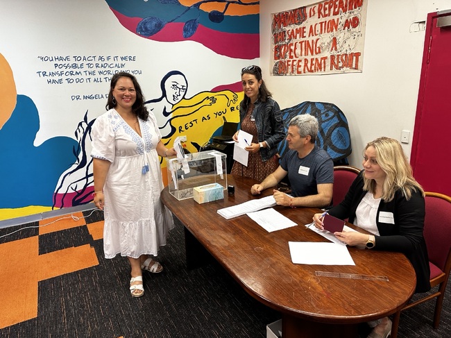 МВнР: Откриване на изборния ден Бризбън, Австралия