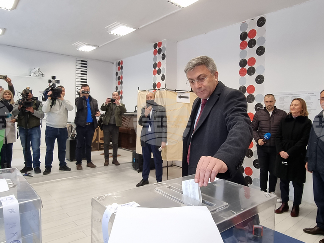 Кърджали - парламентарни избори - гласуване - Мустафа Карадайъ