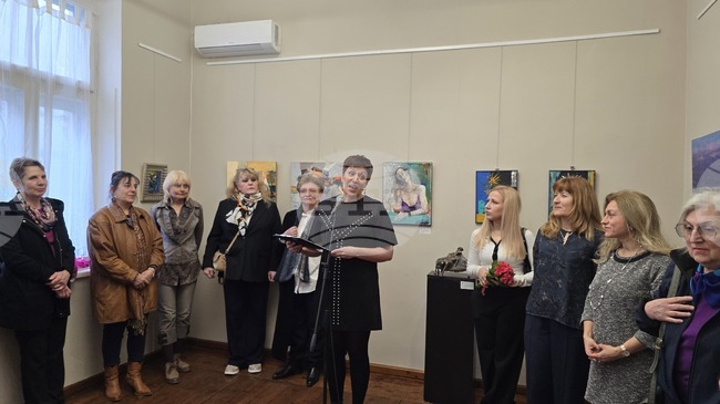 Изложбата "Изкушения" в Къщата на художниците в Плевен представя дамите от Дружеството на плевенските художници