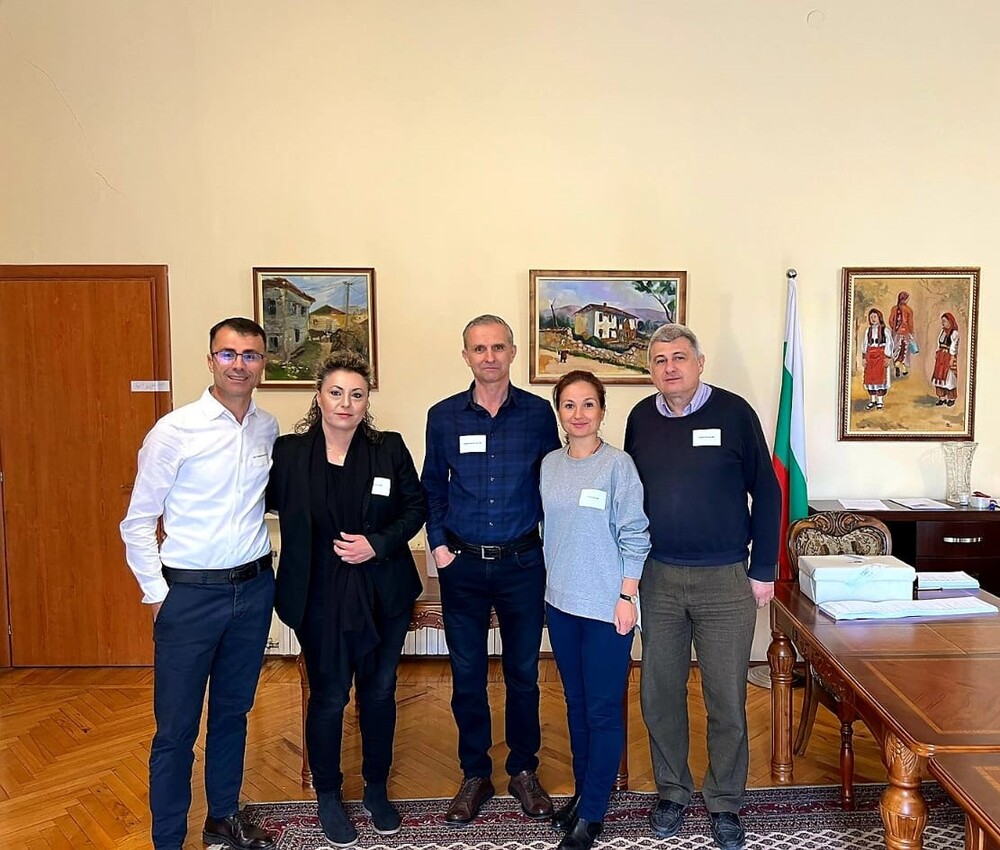 МВнР: Начало на изборния ден в Албания