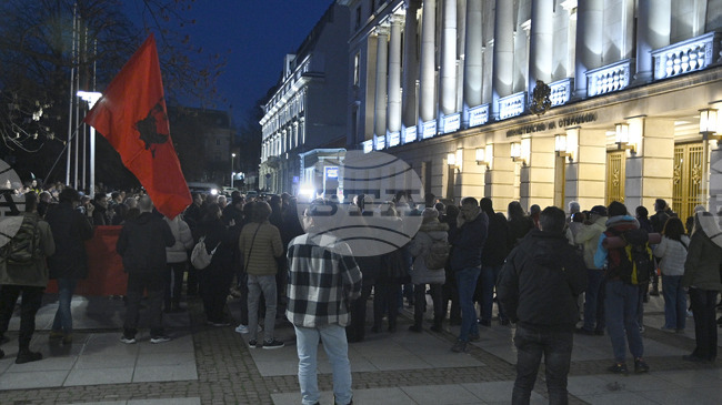 Protesters in Sofia Call for Peace, Demand Defence Minister’s Resignation