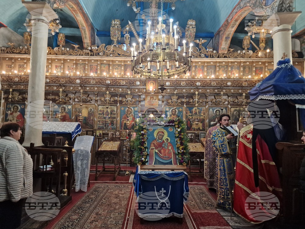 Долна баня - храм „Света Богородица“ - Малко повечерие - патриарх Даниил