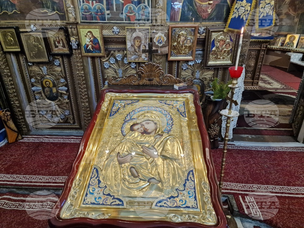 Долна баня - храм „Света Богородица“ - Малко повечерие - патриарх Даниил