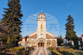 Долна баня - храм „Света Богородица“ - Малко повечерие - патриарх Даниил