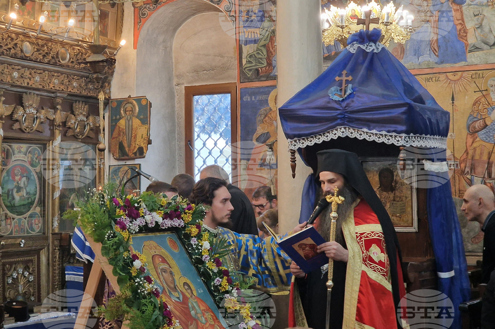 Долна баня - храм „Света Богородица“ - Малко повечерие - патриарх Даниил