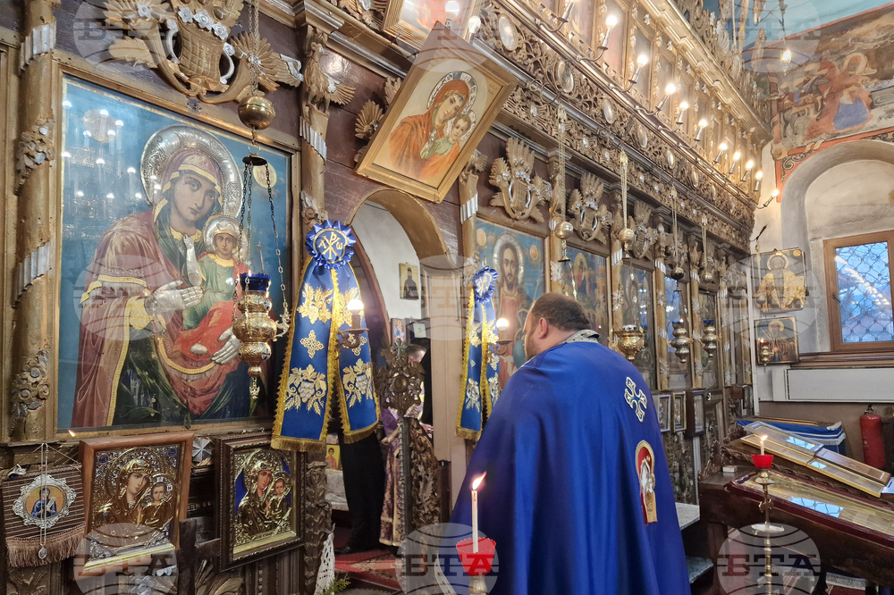 Долна баня - храм „Света Богородица“ - Малко повечерие - патриарх Даниил