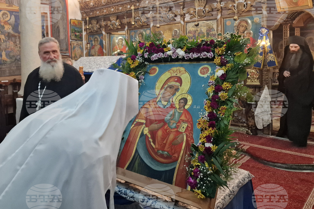 Долна баня - храм „Света Богородица“ - Малко повечерие - патриарх Даниил