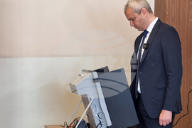 Варна - парламентарни избори - гласуване - Костадин Костадинов