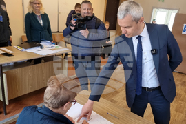 Варна - парламентарни избори - гласуване - Костадин Костадинов